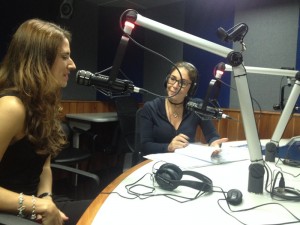 Laura Aiello con Viviana Gibelli entrevista de radio